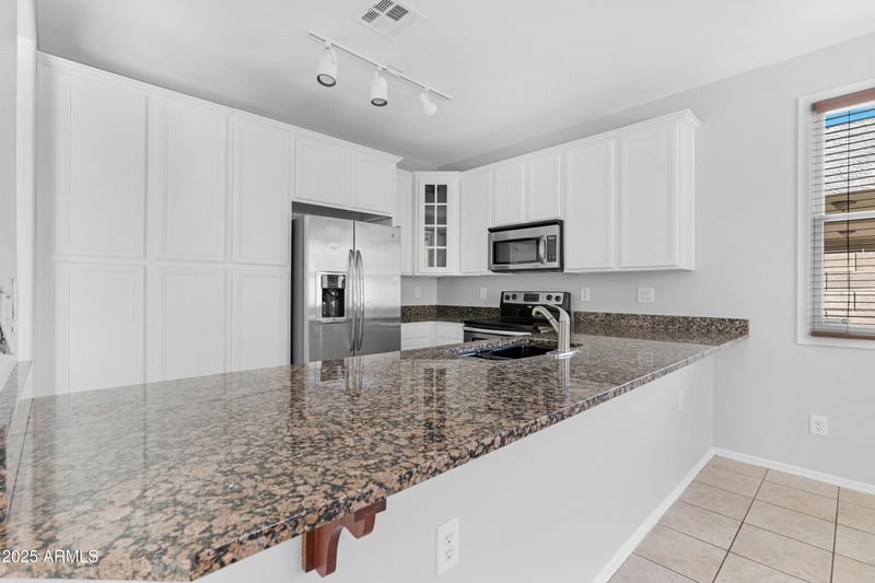 2331 Pecan Rd, Phoenix, AZ 85040