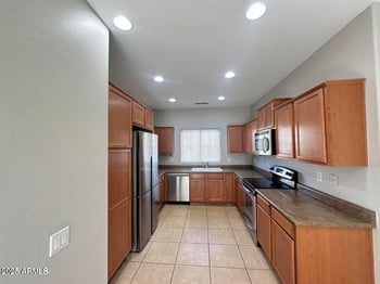 2332 84th Dr, Phoenix, AZ 85037
