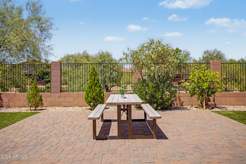 2332 W Andrea Dr W, Phoenix, AZ 85085