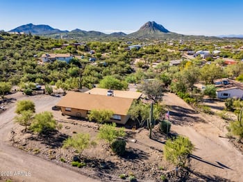 2333 Black Canyon Dr, New River, AZ 85087