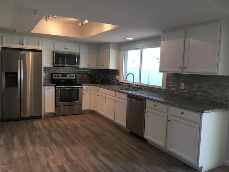 2334 W El Moro Cir, Mesa, AZ 85202