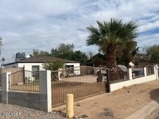 2334 W Orange Dr, Phoenix, AZ 85015