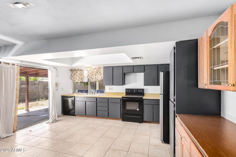 2335 Caribbean Ln, Phoenix, AZ 85023