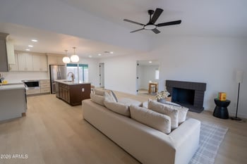 2335 Caribbean Ln, Phoenix, AZ 85023