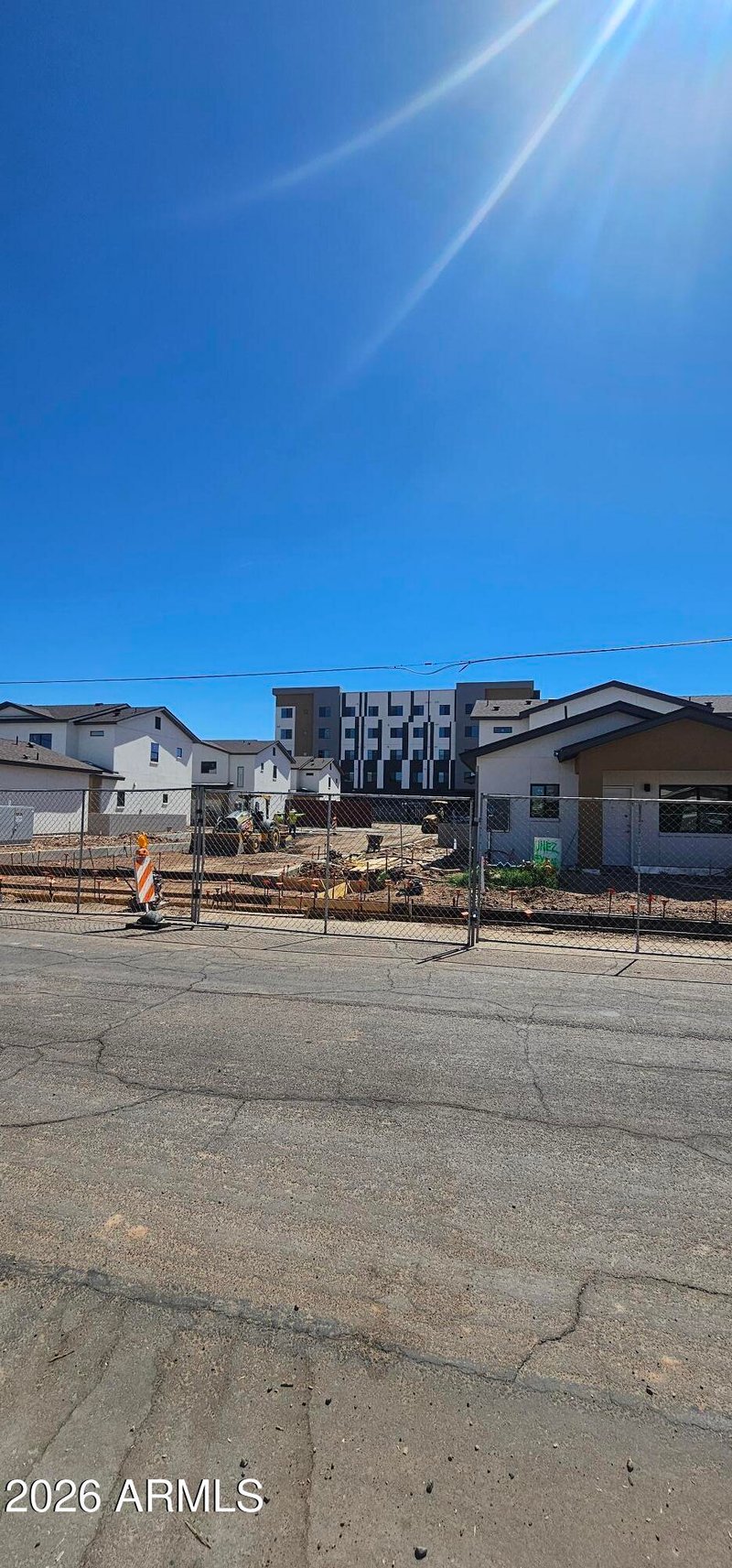 2335 E Mcarthur Dr, Tempe, AZ 85288