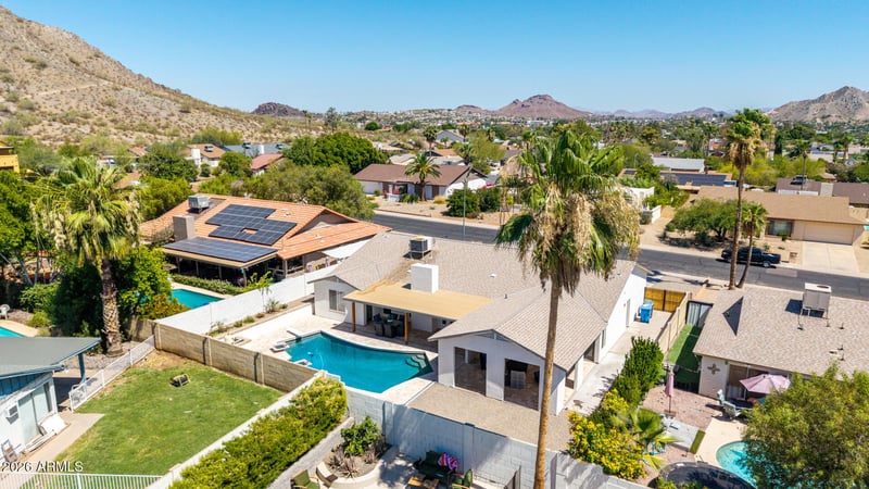 2335 E Shangri La Rd, Phoenix, AZ 85028