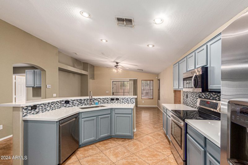 2335 W Darrel Rd, Phoenix, AZ 85041