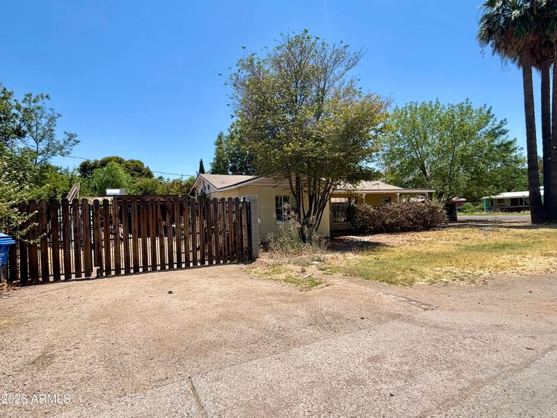 2335 W Myrtle Ave, Phoenix, AZ 85021