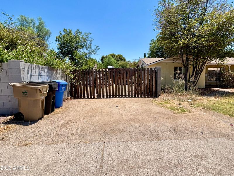 2335 W Myrtle Ave, Phoenix, AZ 85021