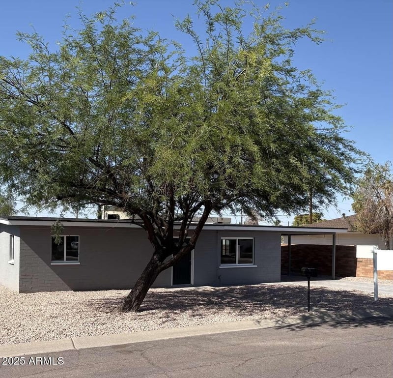 2336 Burgess Ln, Phoenix, AZ 85042