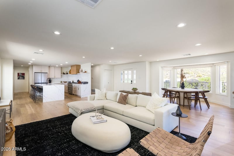2336 E Orangewood Ave, Phoenix, AZ 85020