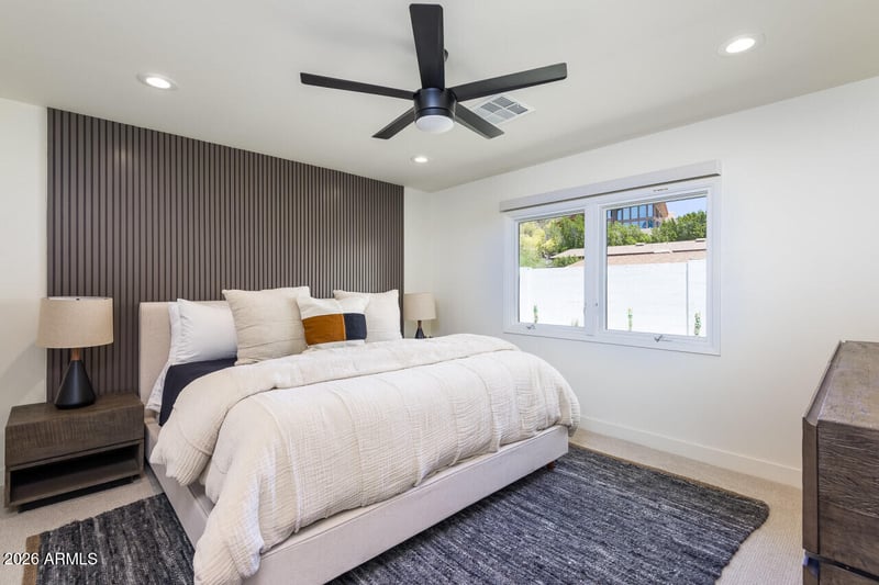 2336 E Orangewood Ave, Phoenix, AZ 85020