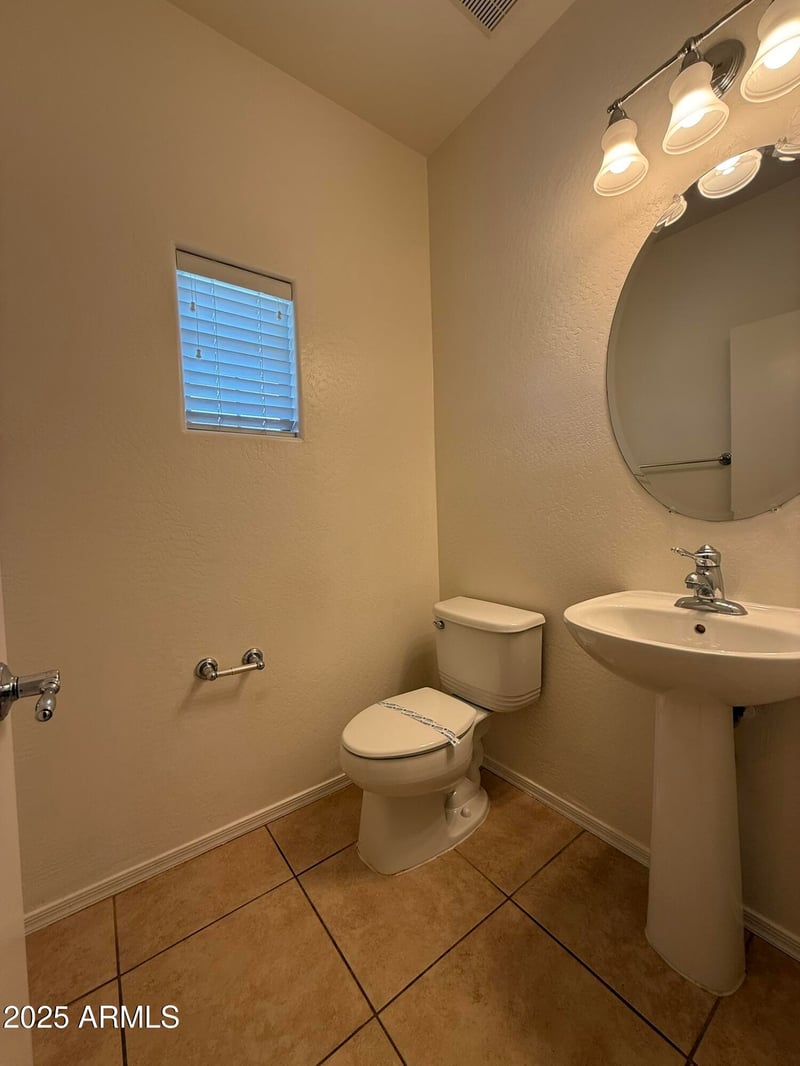 2337 83rd Dr, Phoenix, AZ 85037