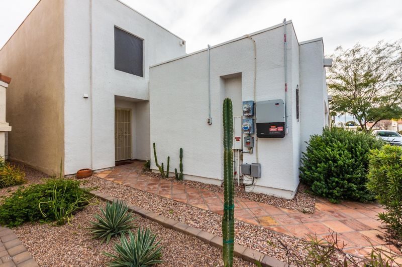 2337 E Evans Dr, Phoenix, AZ 85022