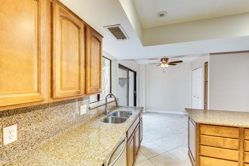 2337 E Evans Dr, Phoenix, AZ 85022