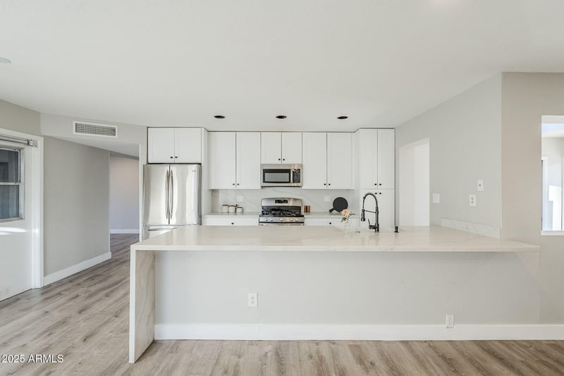 2337 Riviera Dr, Tempe, AZ 85282