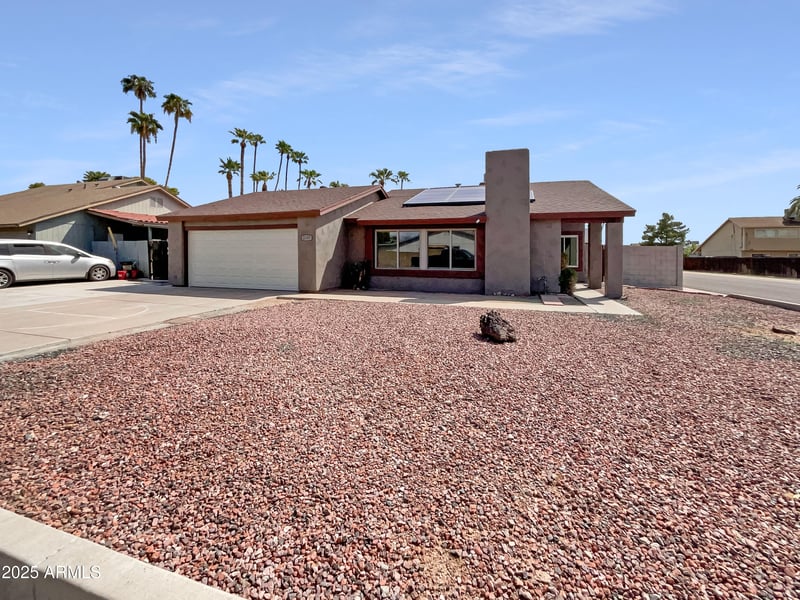 2337 Tierra Buena Ln, Phoenix, AZ 85023