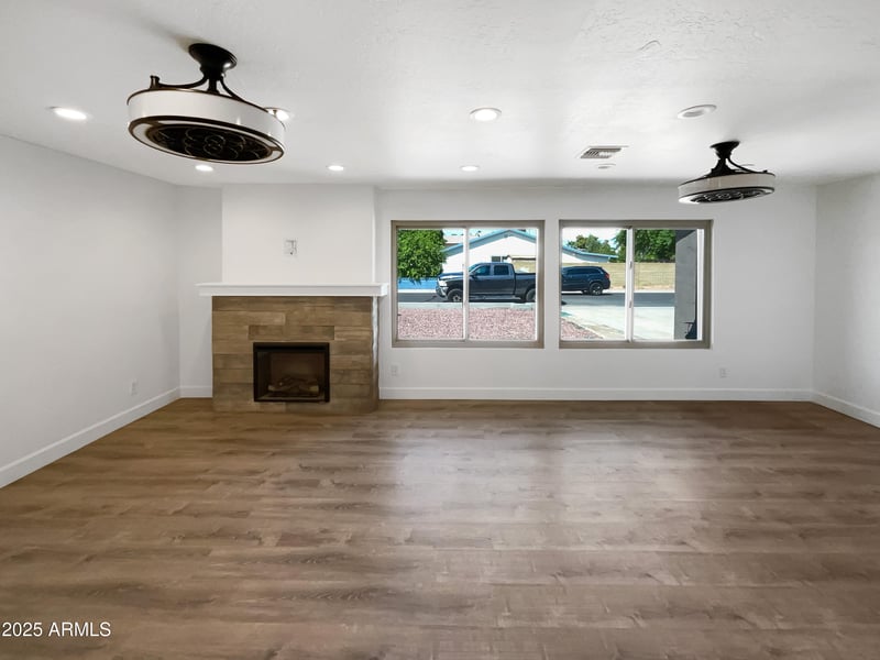 2337 Tierra Buena Ln, Phoenix, AZ 85023
