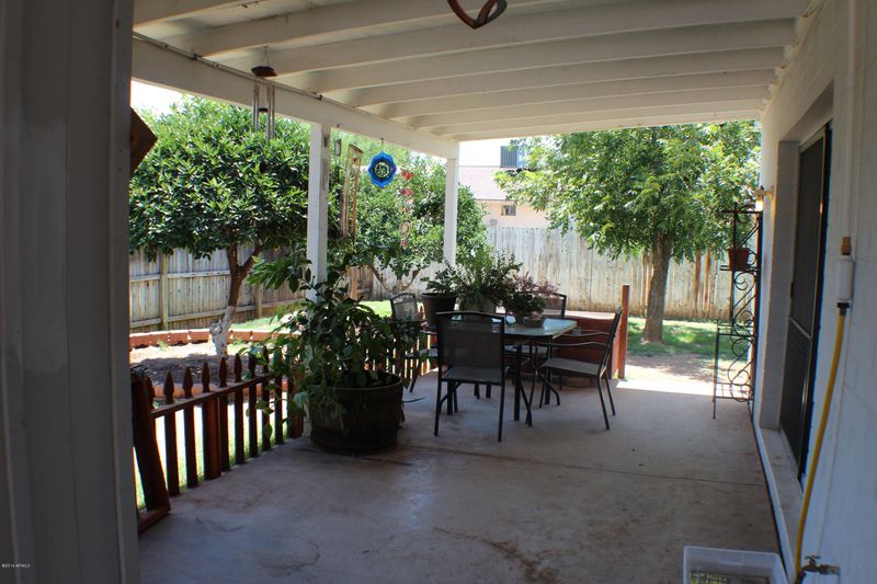 2337 W Laurel Ln, Phoenix, AZ 85029