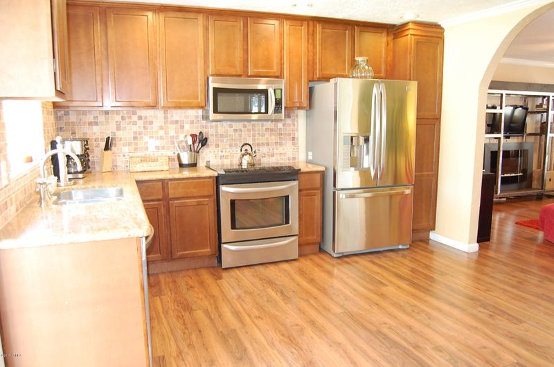 2338 E Kathleen Rd, Phoenix, AZ 85022