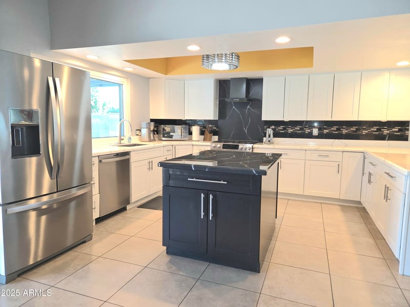 2338 Mandalay Ln, Phoenix, AZ 85023