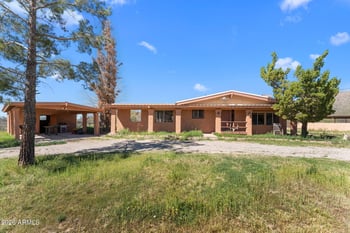 23380 Gold Dollar Ln, Congress, AZ 85332