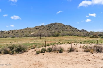 23380 Gold Dollar Ln, Congress, AZ 85332