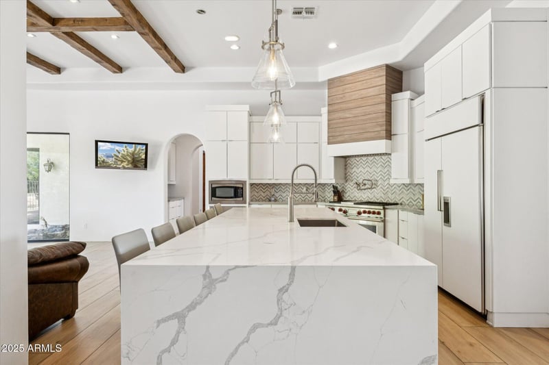 23380 61st Dr, Glendale, AZ 85310