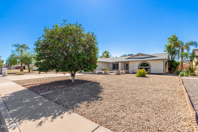 2339 Acoma Dr, Phoenix, AZ 85023