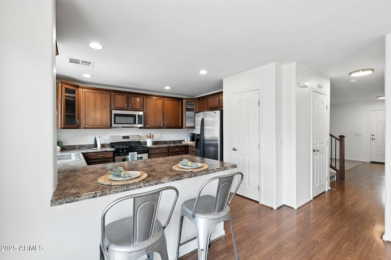 2340 Barwick Dr, Phoenix, AZ 85085