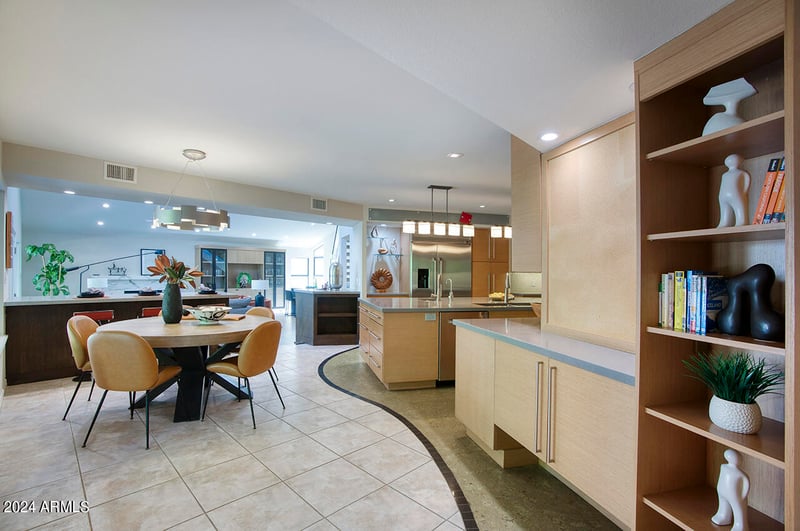 2340 E Cinnabar Ave, Phoenix, AZ 85028
