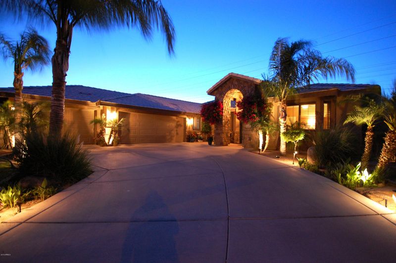 2340 E Nora St, Mesa, AZ 85213