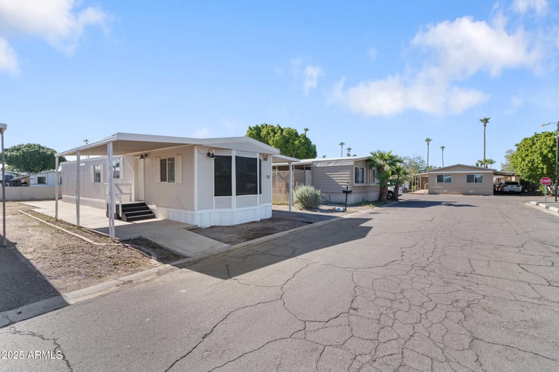2340 University Dr #212, Tempe, AZ 85288