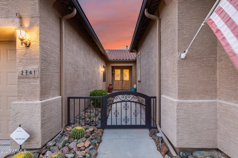 2341 Bramble Berry Ln, Phoenix, AZ 85085