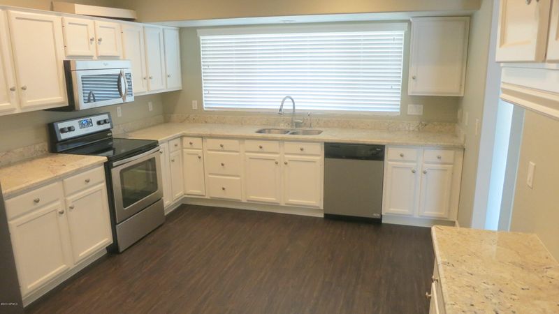 2342 N 63rd Pl, Mesa, AZ 85215