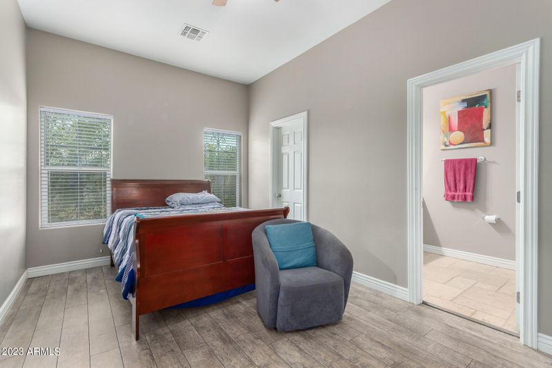 2342 W Jefferson St, Phoenix, AZ 85009