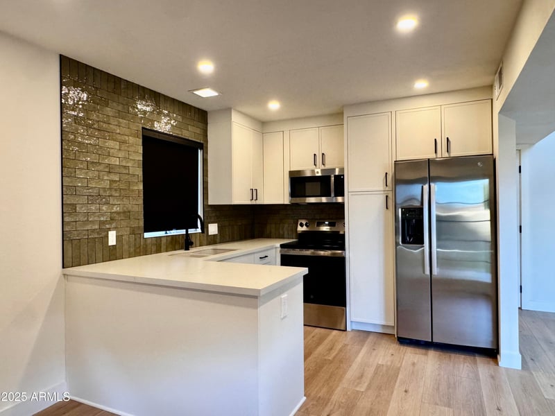 23436 40th Ln, Glendale, AZ 85310