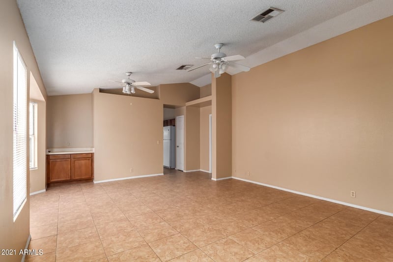 23439 N 39th Ln, Glendale, AZ 85310