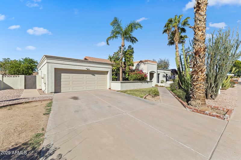 2344 Jacaranda St, Mesa, AZ 85213