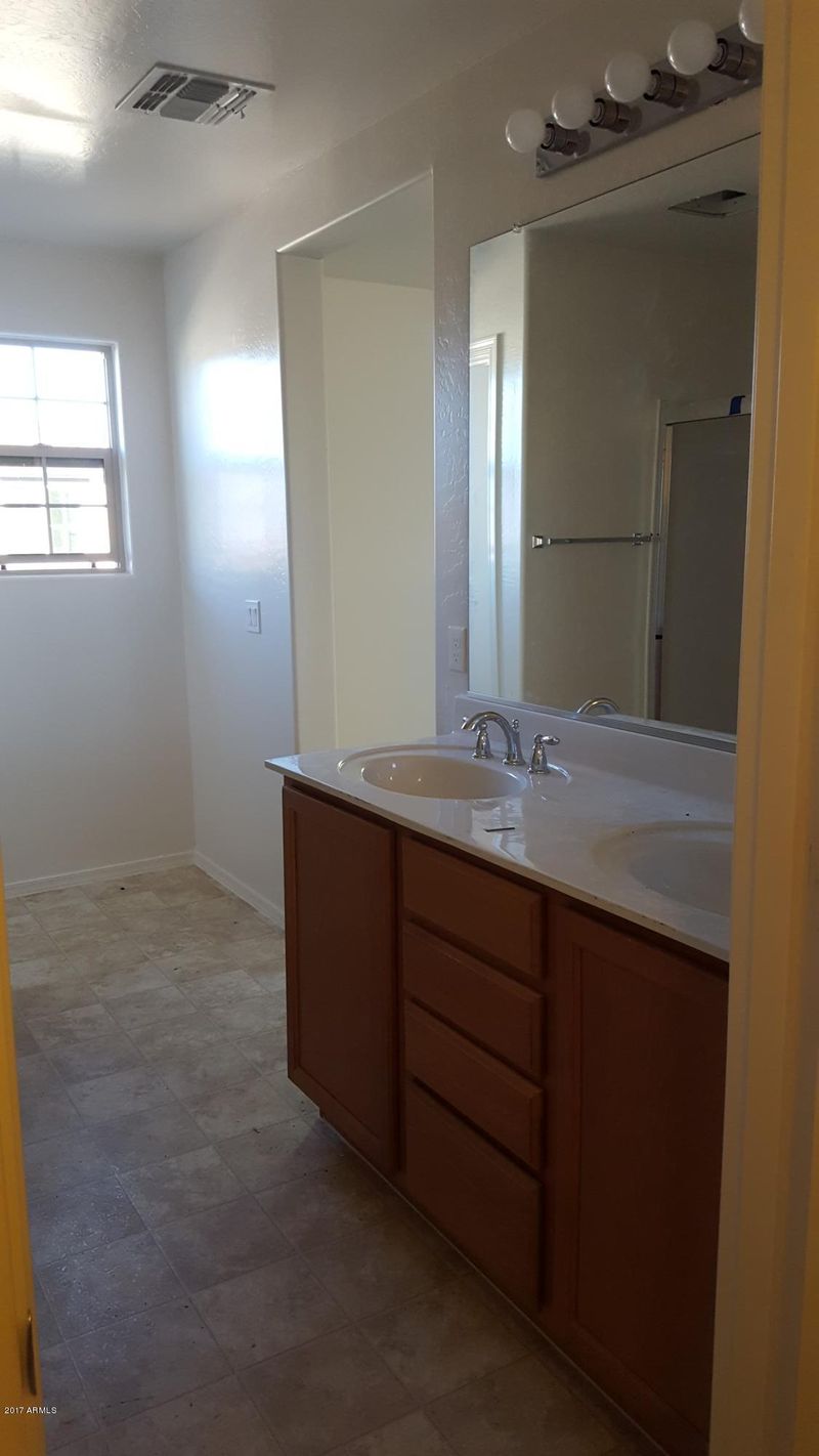 2347 N 73rd Dr, Phoenix, AZ 85035