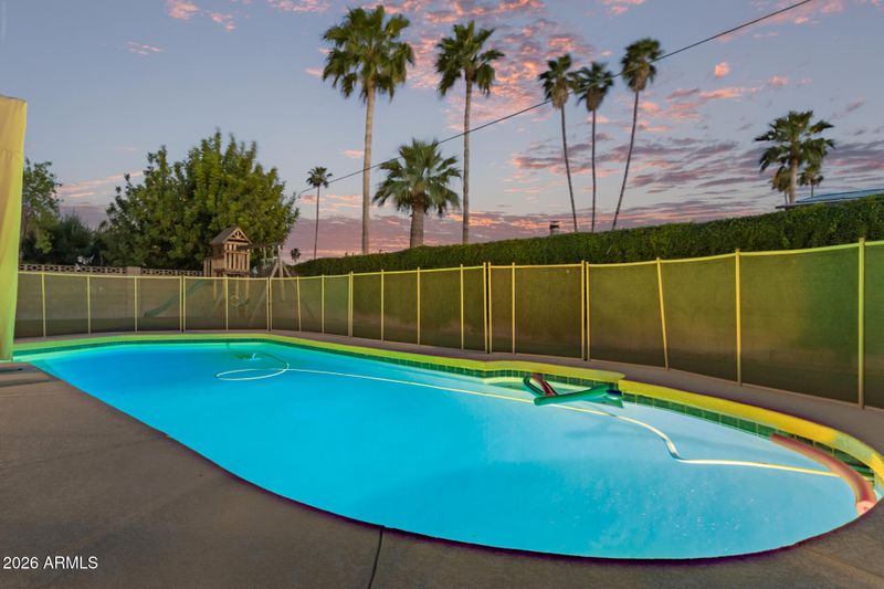 235 W Interlacken Dr, Phoenix, AZ 85023