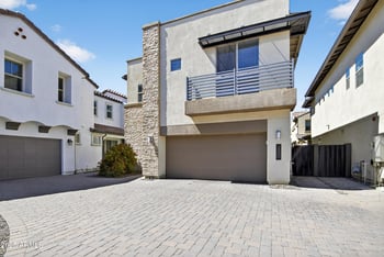 2350 Gloria Ln, Phoenix, AZ 85085