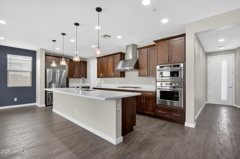 2350 Gloria Ln, Phoenix, AZ 85085