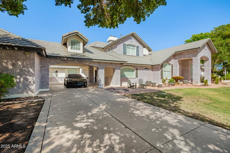 2350 Hall Cir, Mesa, AZ 85203