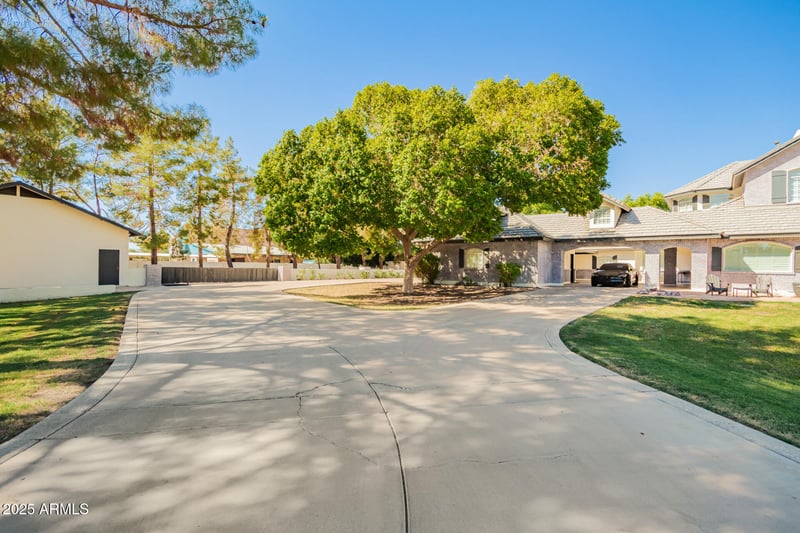 2350 Hall Cir, Mesa, AZ 85203