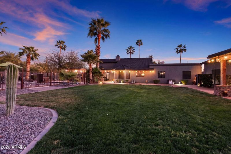 2352 E Florian Cir, Mesa, AZ 85204