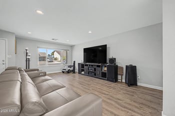 2357 W Betty Elyse Ln, Phoenix, AZ 85023