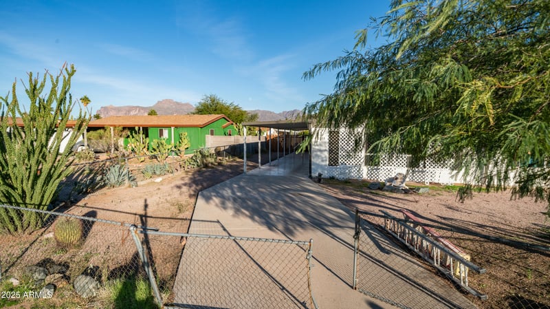 2359 Tomahawk Rd, Apache Junction, AZ 85119