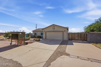 236 N Thunderbird Dr, Apache Junction, AZ 85120