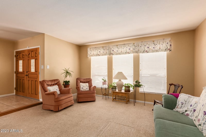 236 W Country Gables Dr, Phoenix, AZ 85023
